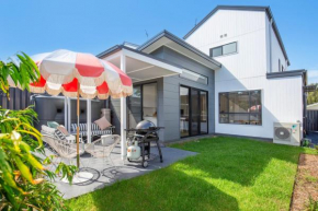 Burra Beachy - Pet Friendly - 5 Mins Walk to Beach, Culburra Beach